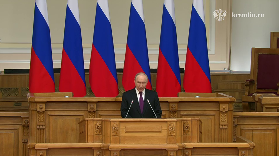 Для нас любовь к Родине, стремление её защищать – превыше всего, — Путин