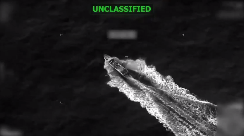 США продолжают уничтожение лодок вместе с экипажем в восточной части Тихого океана. В этот раз погибли три человека, как утверждает Центральное командование (CENTCOM) США