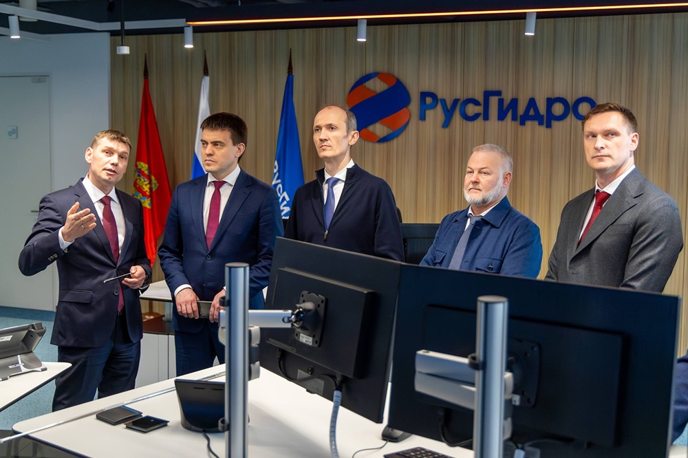 Вице‑премьер Григоренко оценил ИТ‑достижения РусГидро в Красноярске