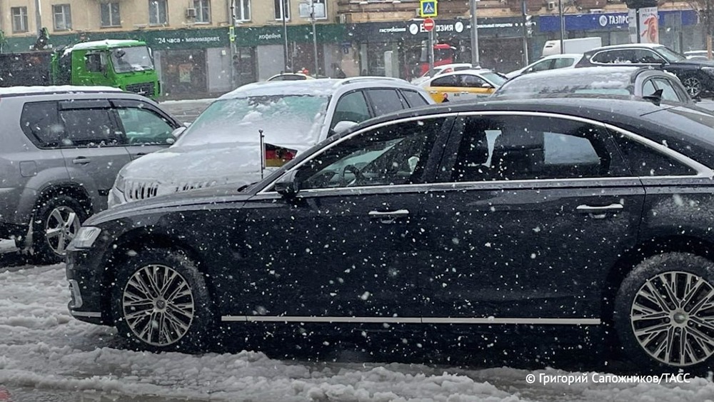 Вызванный в МИД РФ посол Германии прибыл в дипведомство, передает корреспондент ТАСС