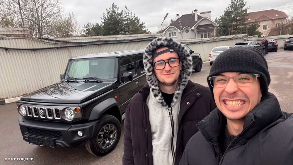 Дерево рухнуло на новенький Suzuki Jimny Славы Марлоу