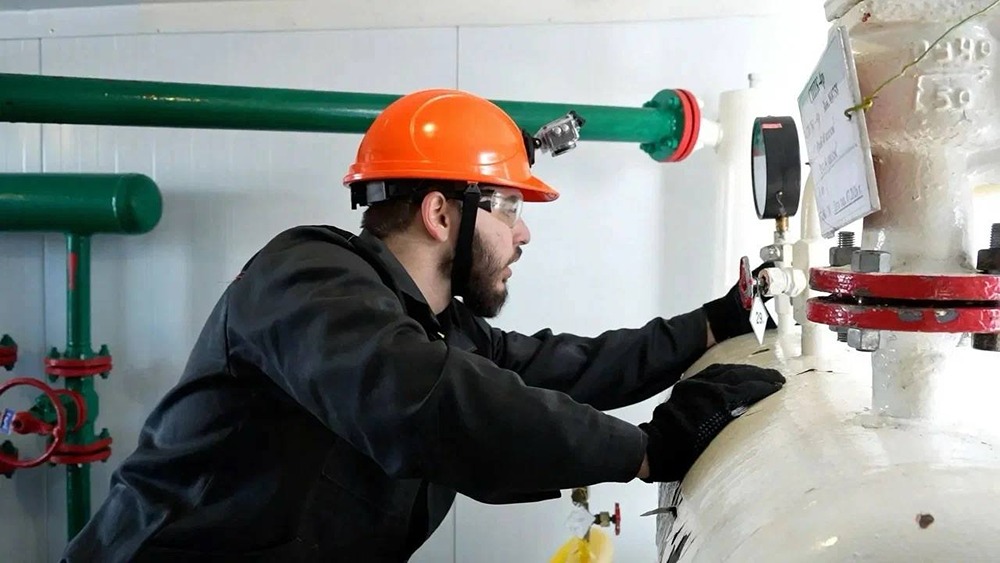 Ислам Махмудхаджиев и Никита Попов — чемпионы в добыче и транспортировке нефти