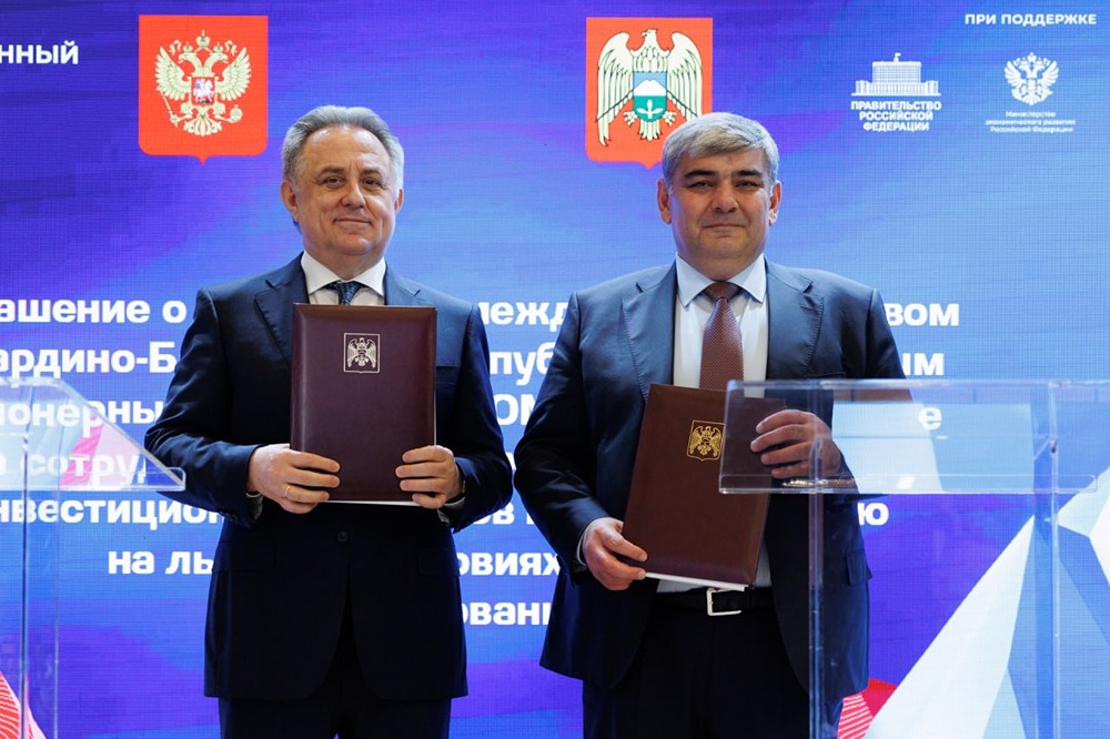 Виталий Мутко и Казбек Коков подписали соглашение о лизинге