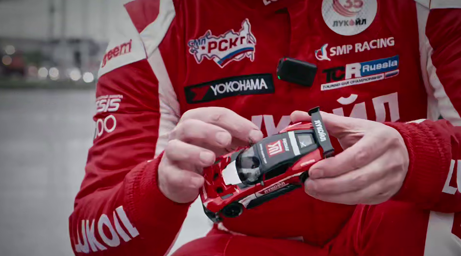 Коллекционные суперкары ЛУКОЙЛ Рейсинг теперь на АЗС Компании