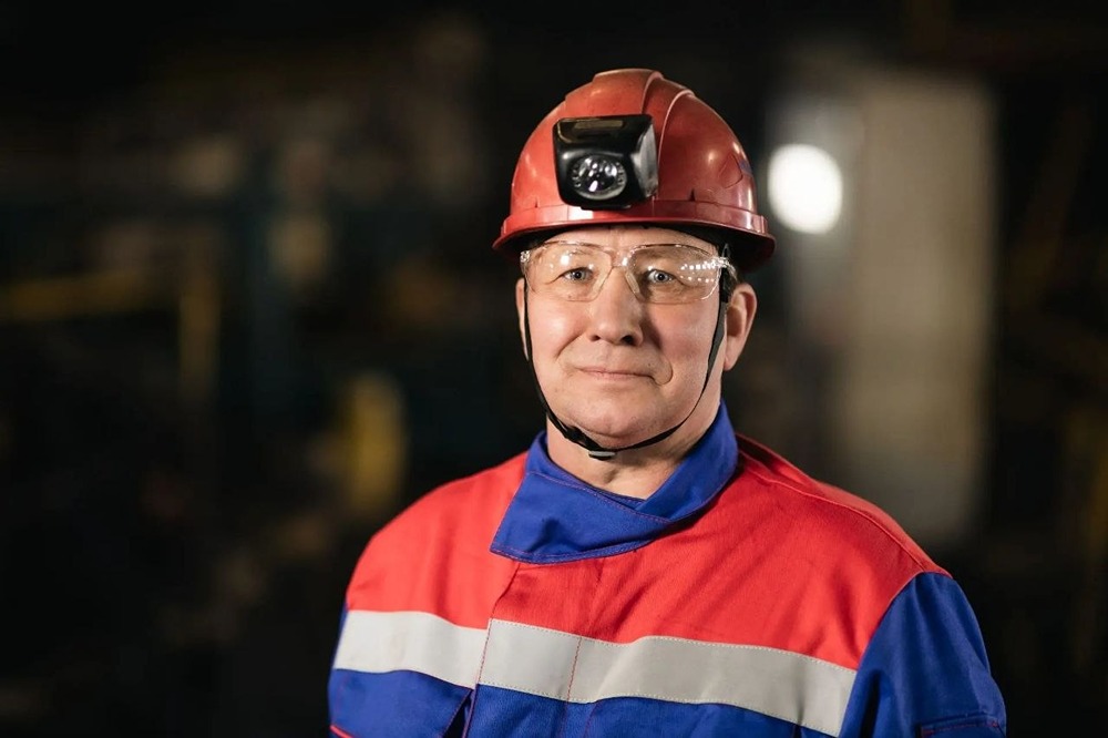 Знак отличия «За наставничество» вручили Сергею Першину из ЦОФ «Кузнецкая»