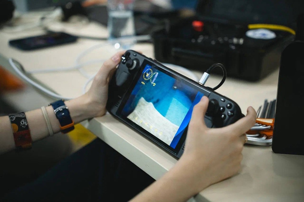 ЛУКОЙЛ поддержал Кубок России по морской робототехнике в Астрахани