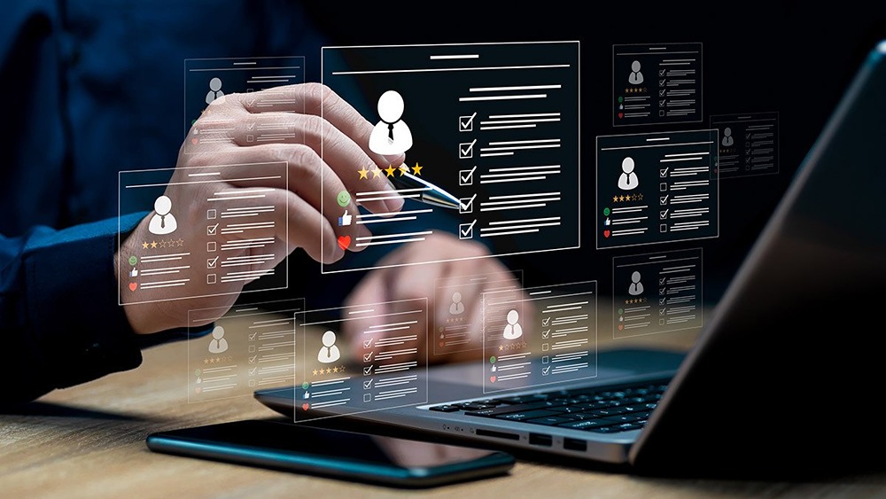 ИИ для гендиректора: «Сбер» будет обучать руководителей нового типа