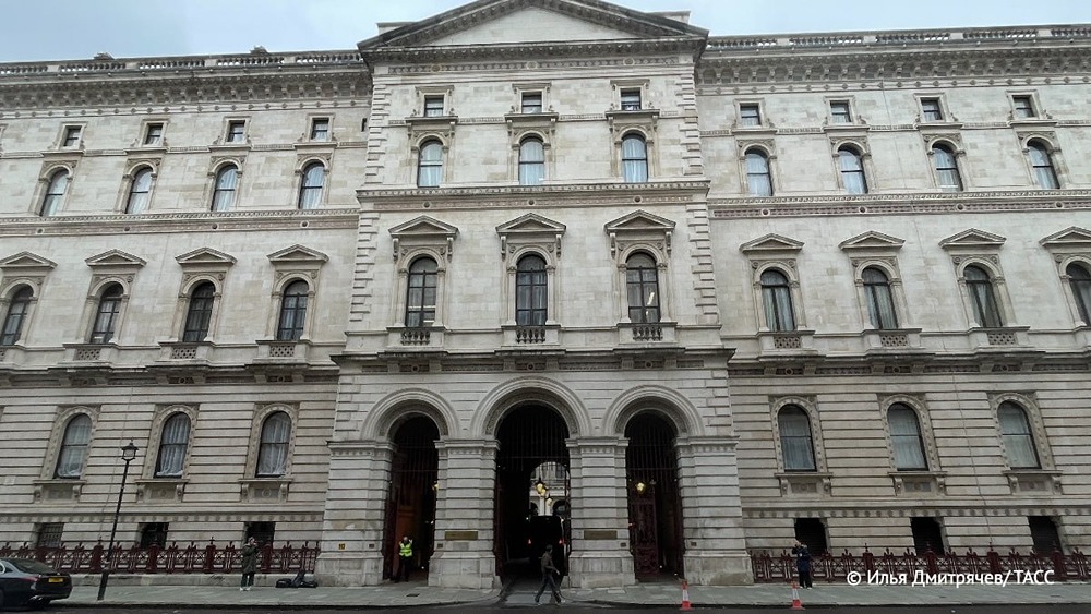 МИД Британии заявил о лишении аккредитации российского дипломата в ответ на высылку сотрудника британского посольства в Москве