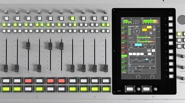 В России создан первый отечественный микшерный пульт
