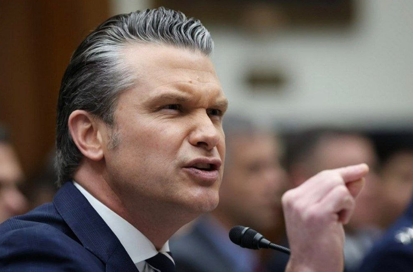 Хегсет оказался в тупике под вопросами конгрессменов