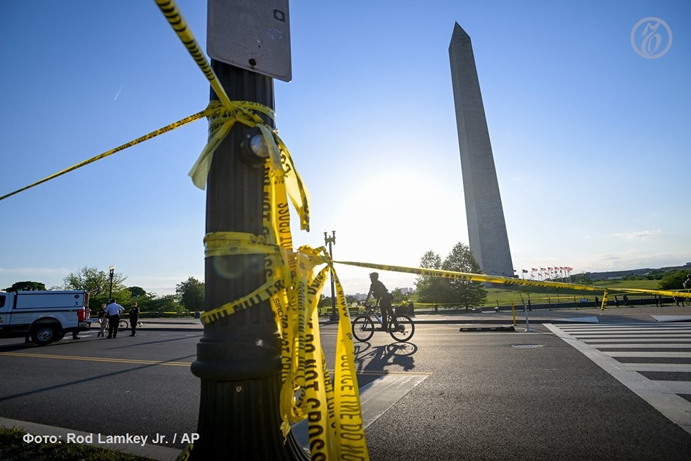 Напряжённый день в Вашингтоне: Белый дом закрыт, Трамп задержался