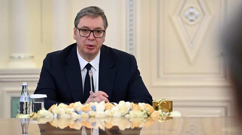 Между признанием и народом: почему Вучич отказался от санкций против России