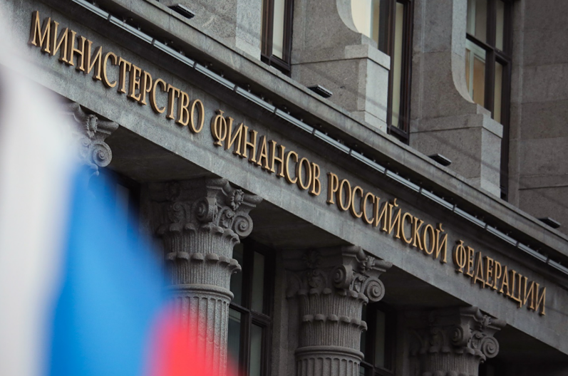 5,8 млрд рублей ежедневно: Минфин запускает валютные интервенции в мае