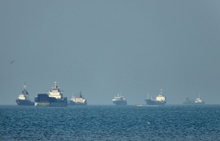 Морская пробка: 100 судов Гонконга не могут выйти из Ормузского пролива