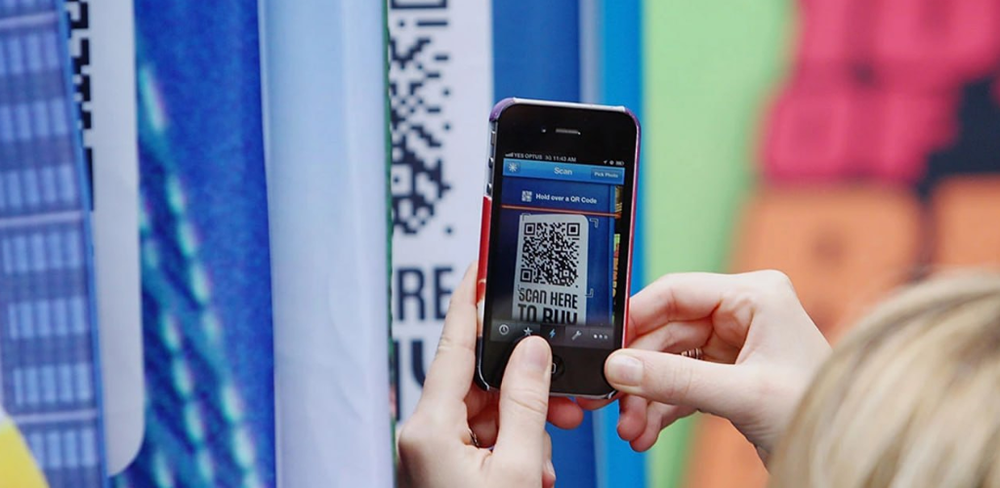 Оплата по QR за границей: где уже работает и что будет в 2026 году