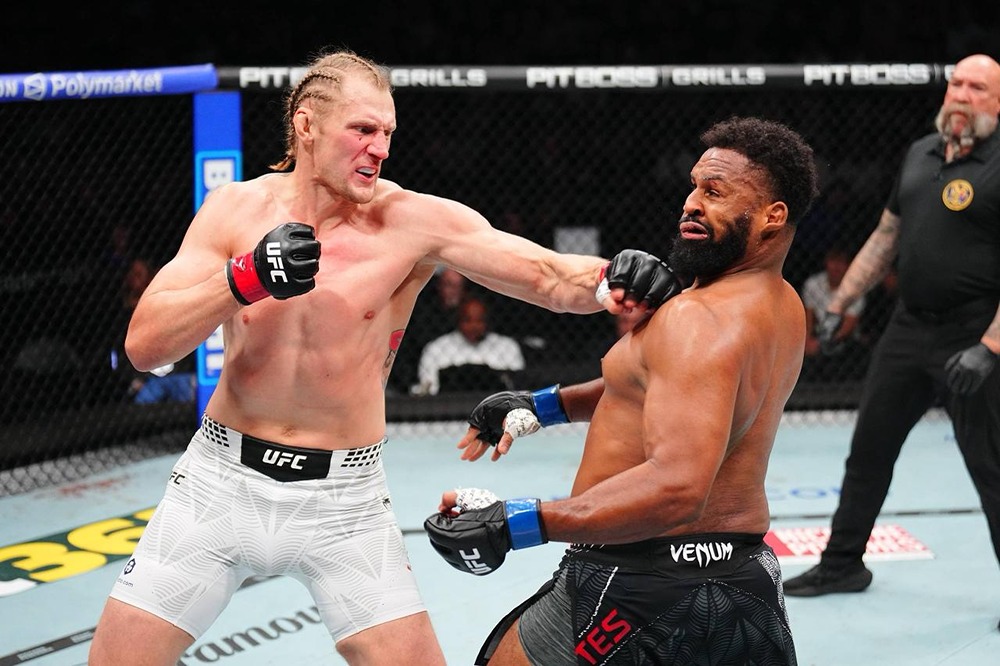 Александр Волков победил Вальдо Кортес-Акосту на UFC 328