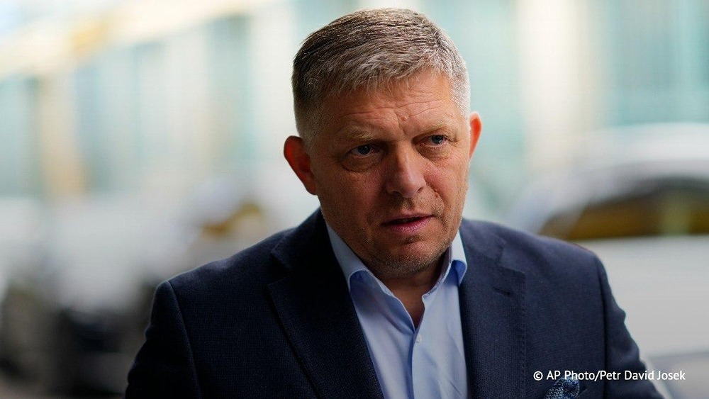 Фицо заявил, что рад быть в Москве на праздновании Дня Победы и иметь возможность отдать дань павшим солдатам Красной Армии