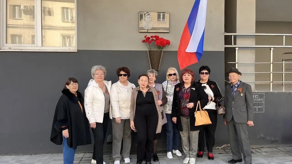 Сотрудники ПАО «НМТП» отдали дань уважения героям ВОВ у памятных мест порта