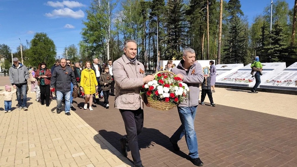 Энергетики ТГК‑2 возложили цветы и почтили память героев