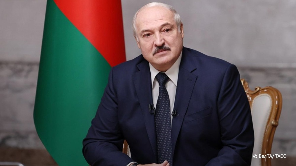 Лукашенко поздравил граждан России с Днем Победы, назвав его великим праздником
