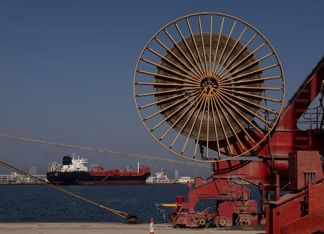 $7 млрд в игре: кто успел сыграть на падении нефти перед новостями