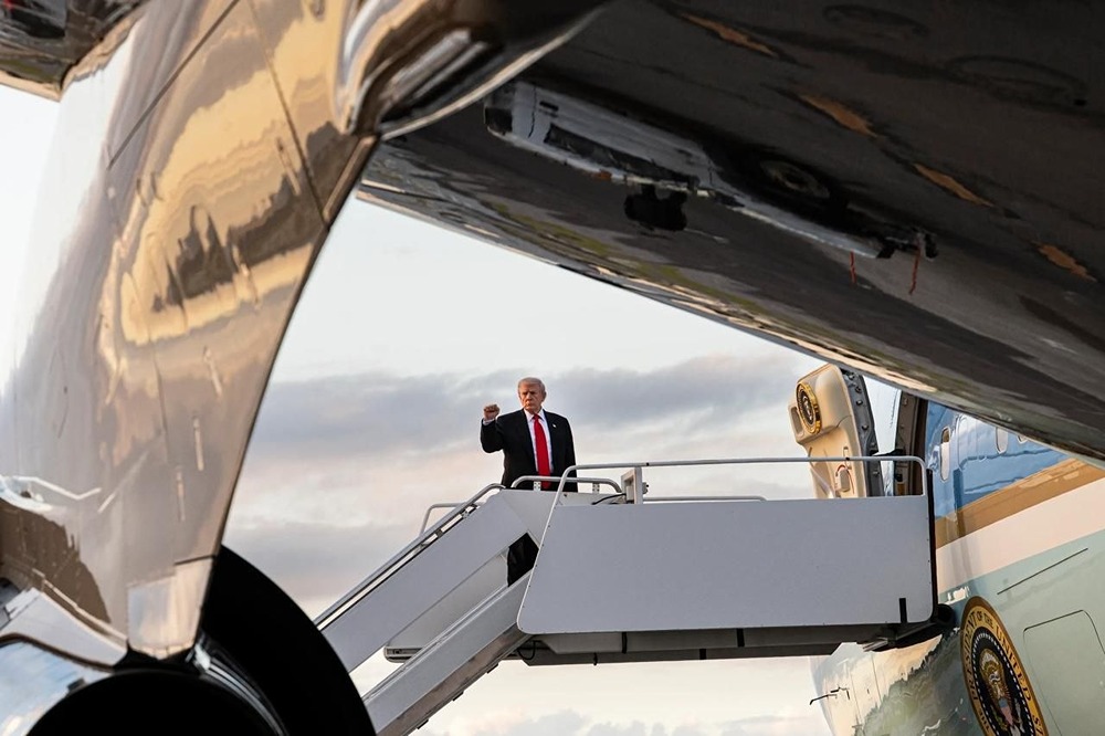 Трамп в Китае: переговоры с участием глав Nvidia, Tesla и Apple