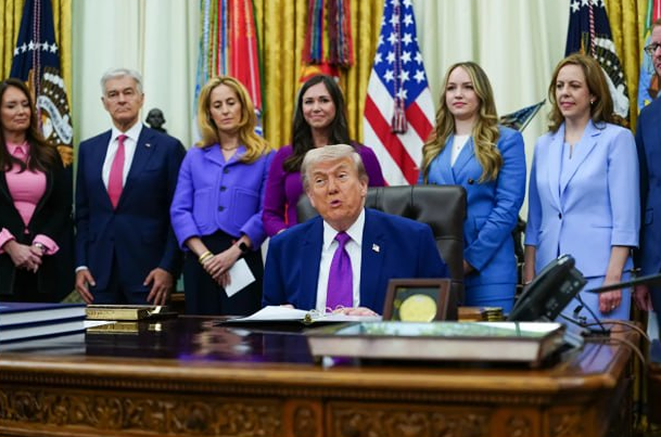 Трамп назвал ответ Ирана на его предложение «куском мусора» и заявил, что «даже не дочитал его до конца» — Bloomberg