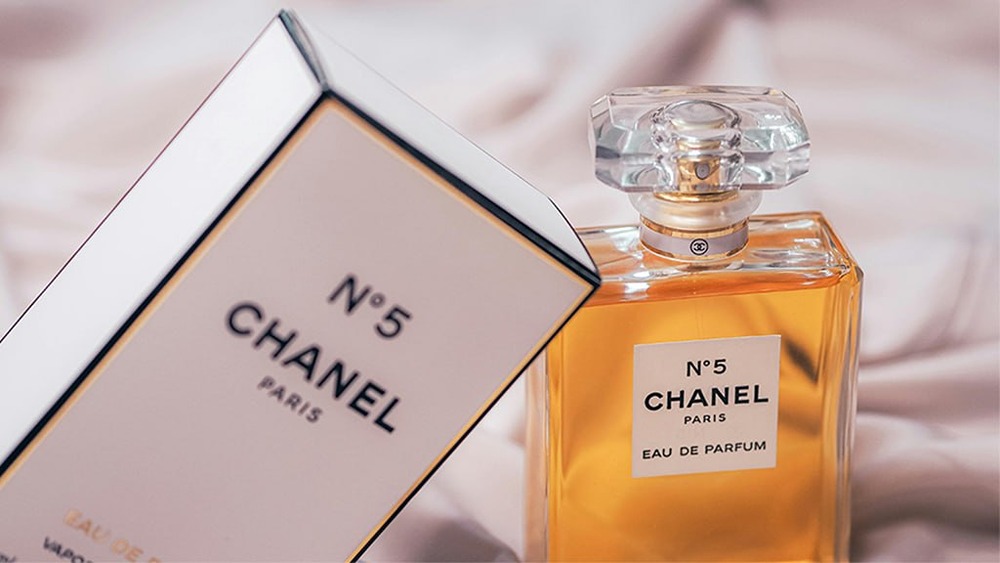 Chanel №5 — запах духов, изменивший мир навсегда