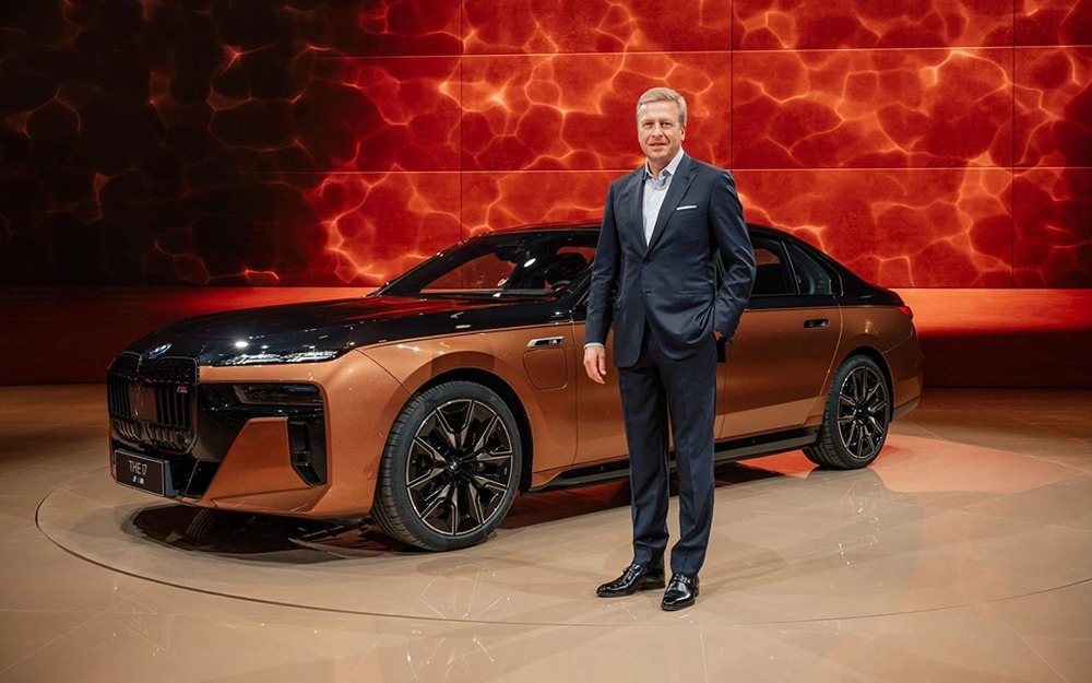 Почему глава BMW Оливер Ципсе ушёл в отставку после 35 лет в компании