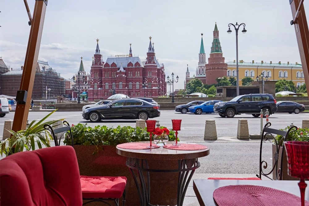 Какие веранды Москвы стоит посетить этим летом