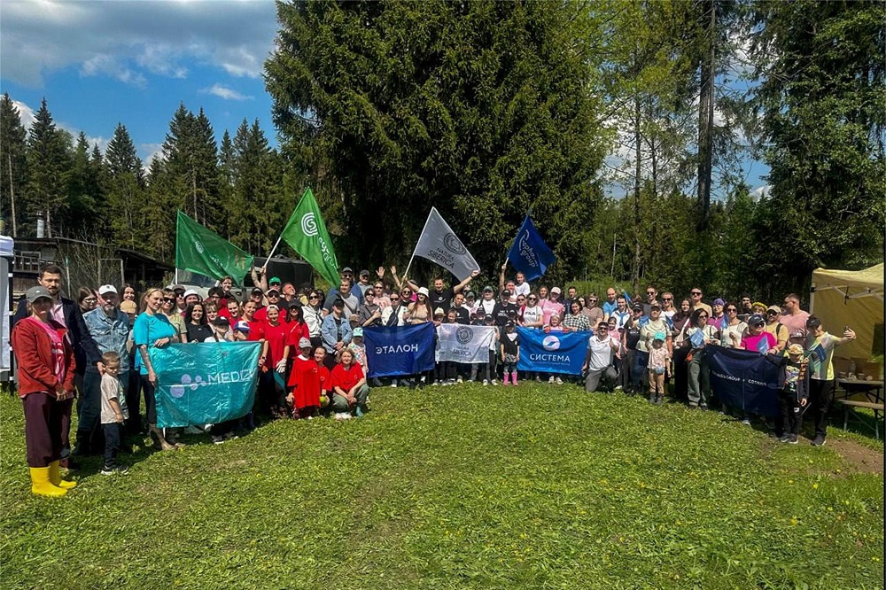 Волонтёры «Эталона» высадили 4 200 сосен в честь праздника Дня Победы