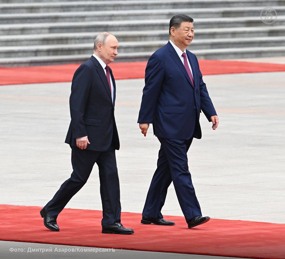 Владимир Путин и Си Цзиньпин подписали заявление об углублении отношений России и Китая. Всего представители двух стран подписали 20 совместных документов