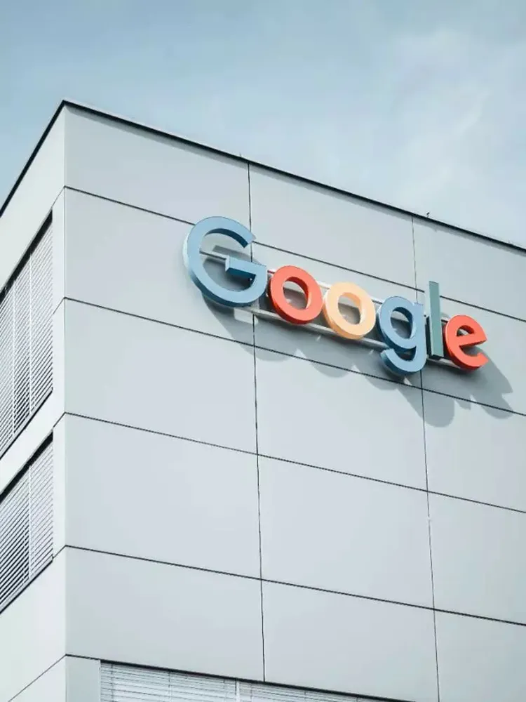 Судья в США не планирует откладывать рассмотрение дела о поиске Google из-за того, что Министерство юстиции перешло под контроль новой администрации