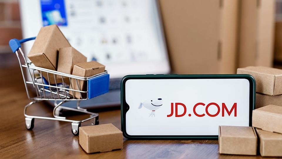 Что ждёт бренды Very и Littlewoods после покупки китайской JD.com за 2 млрд фунтов