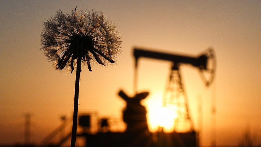 Brent подешевела до $98,06 за баррель