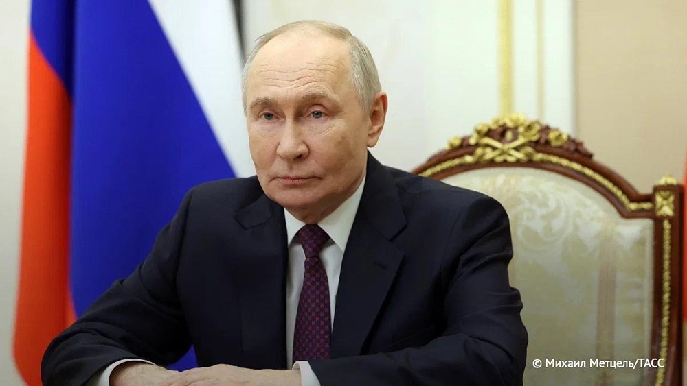 Владимир Путин поручил кабмину и ФСБ гарантировать россиянам бесперебойный доступ в интернет даже в дни ограничений, сообщили в Кремле