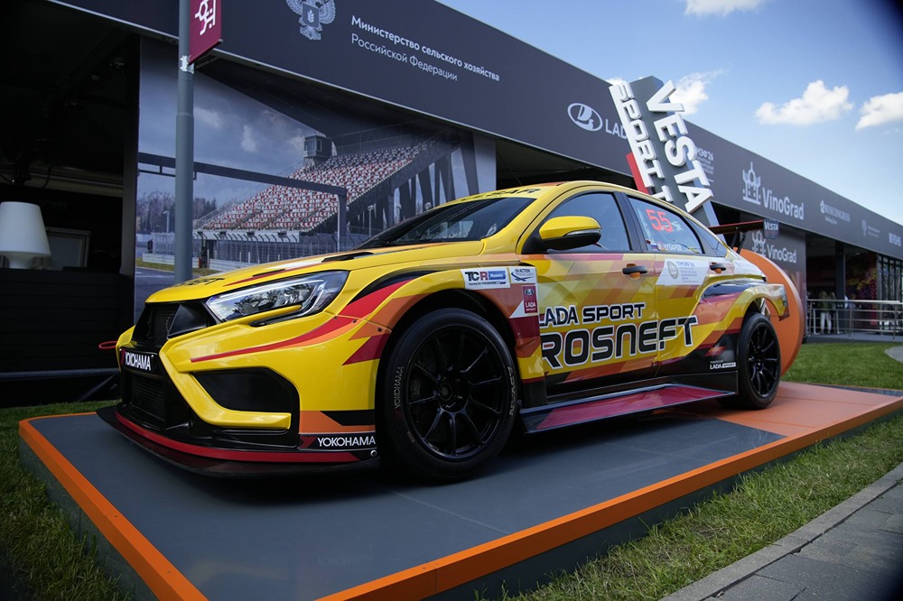 LADA Sport ROSNEFT: 11 сезонов с «Роснефтью», 49 чемпионских титулов