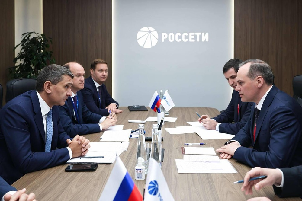 Что обсудили Здунов и Рюмин на ПМЭФ о сетевом комплексе Мордовии