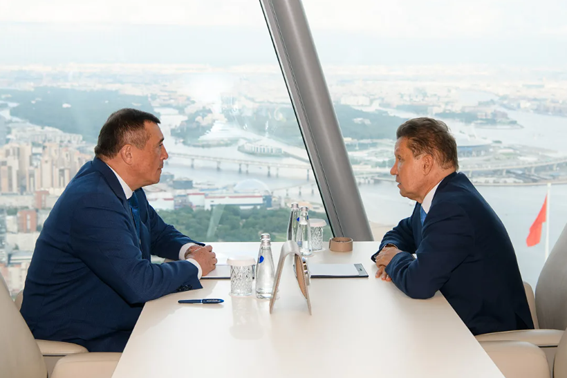 Миллер и Лимаренко обсудили газификацию Сахалина на ПМЭФ‑2026