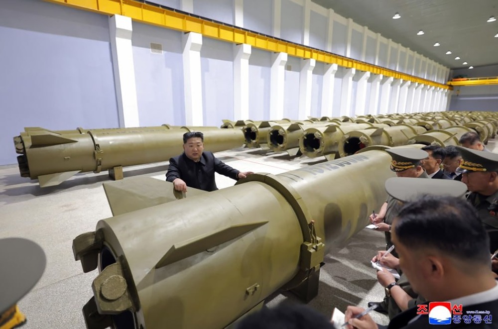 Ким Чен Ын посетил предприятие военно-промышленного комплекса