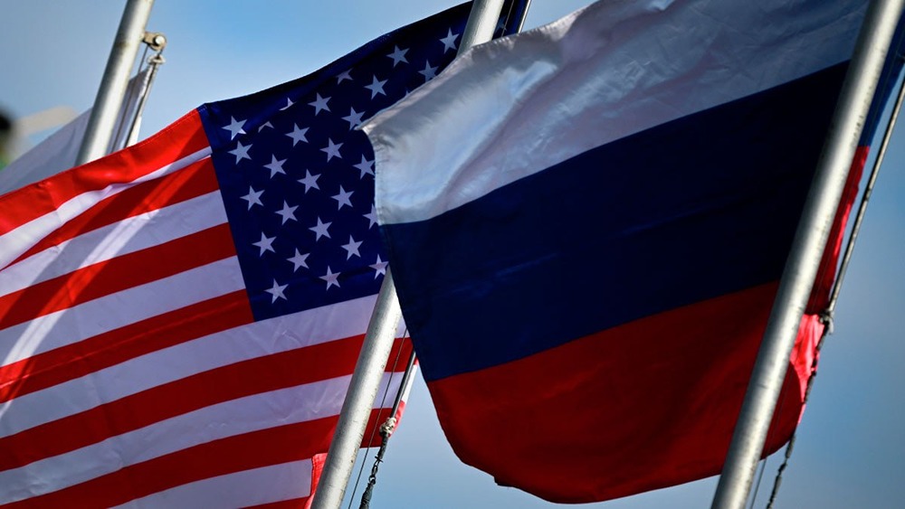 Диалог РФ и США по сотрудничеству продолжается, и в ближайшее время возможны более активные шаги на этом направлении, заявил спецпредставитель президента РФ Кирилл Дмитриев