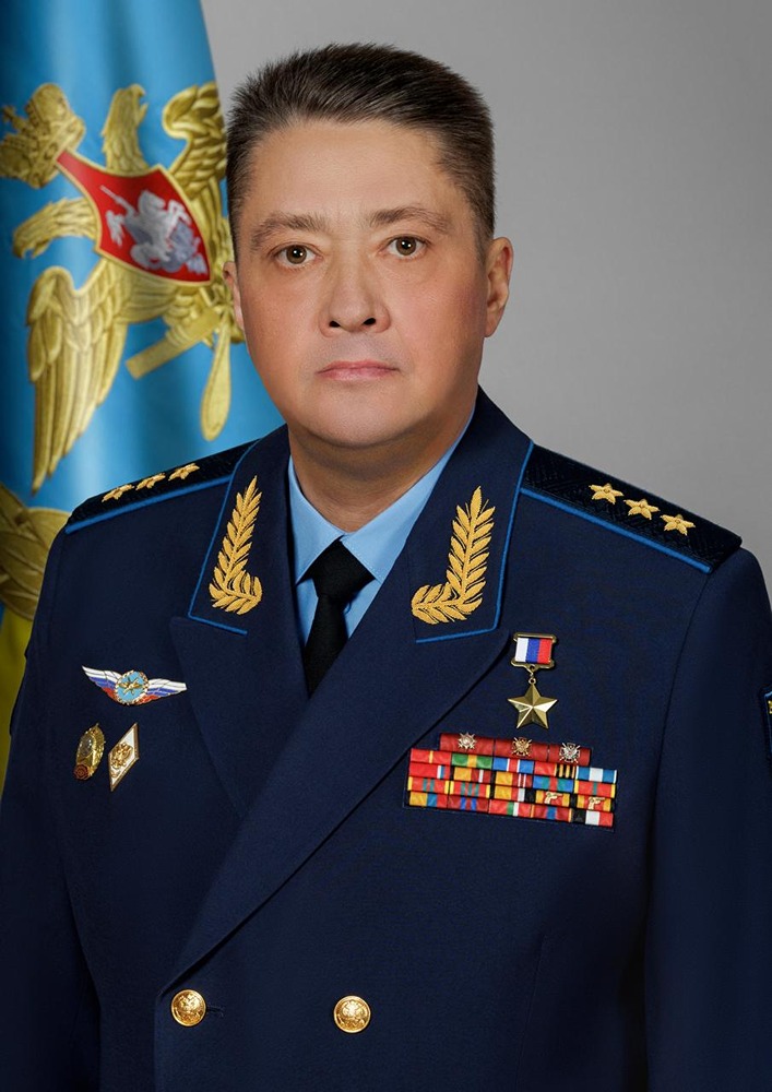 Генерал-полковник Александр Чайко назначен главнокомандующим Воздушно-космическими силами РФ, следует из данных на сайте Минобороны