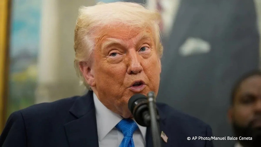 Трамп заявил о случаях вандализма у бассейна напротив мемориала Линкольну