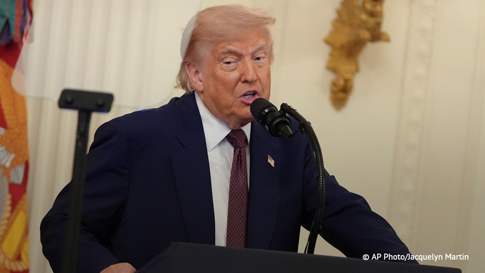 Трамп считает, что для Ирана подписание меморандума с США стало капитуляцией. Такую точку зрения он изложил в интервью порталу Axios