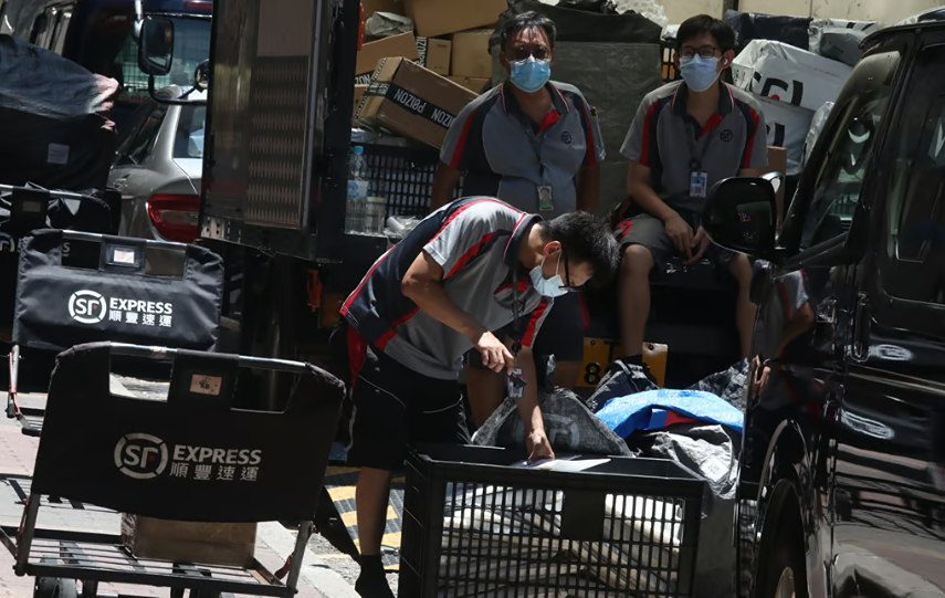 SF Holding неудачно дебютировал на бирже в Гонконге на фоне сдержанных рыночных настроений