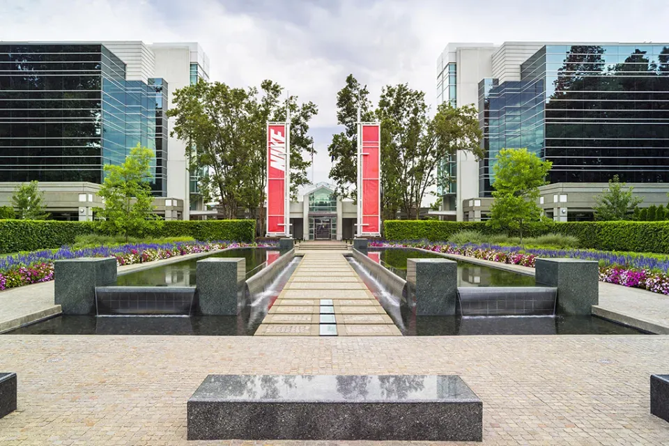 Глава компании Nike Эллиот Хилл за короткий срок сумел привлечь и продвинуть по службе пятерых ключевых специалистов