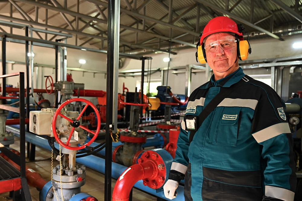 «Работаем на совесть»: заслуженный нефтяник Леонид Алаев — о технологиях и передаче опыта