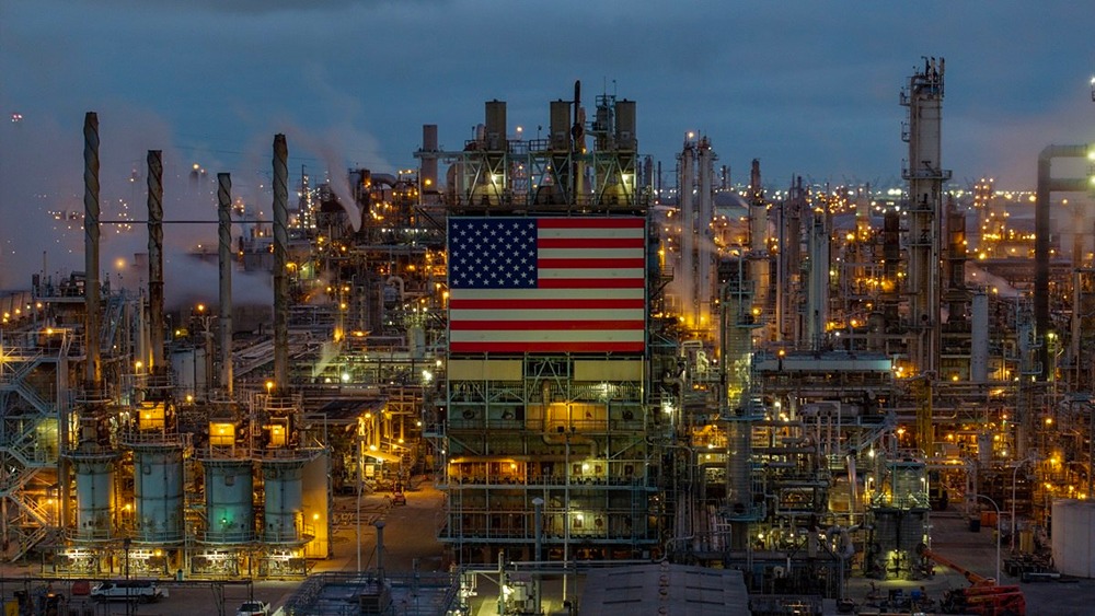 Трамп запустил расследование против нефтяных гигантов из‑за цен на топливо