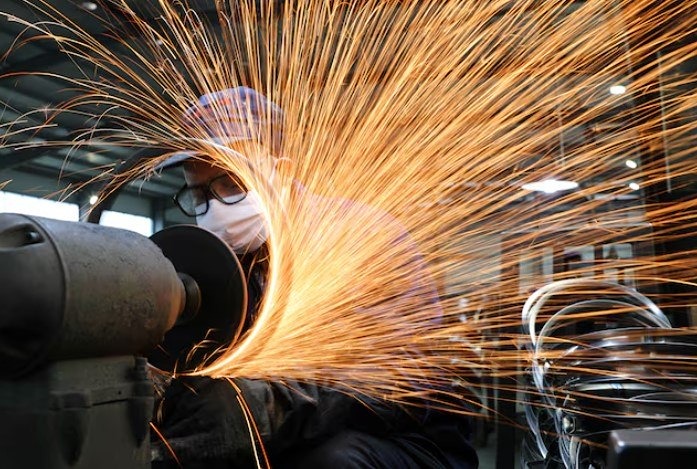 PMI Китая в июне вырос до 50,3 на фоне спроса на ИИ‑продукцию