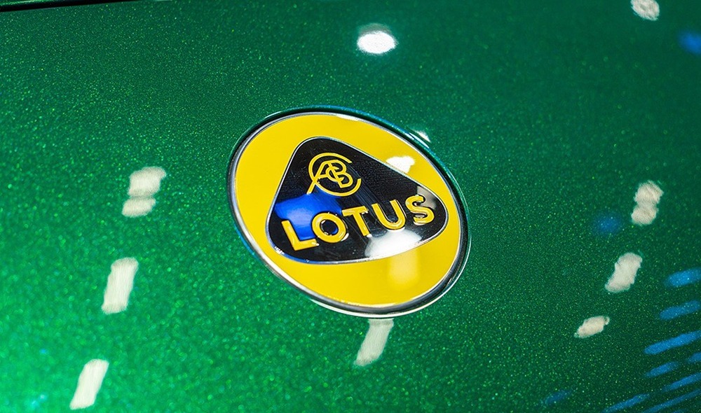 Lotus Eletre: первые китайские электромобили прибыли в Канаду